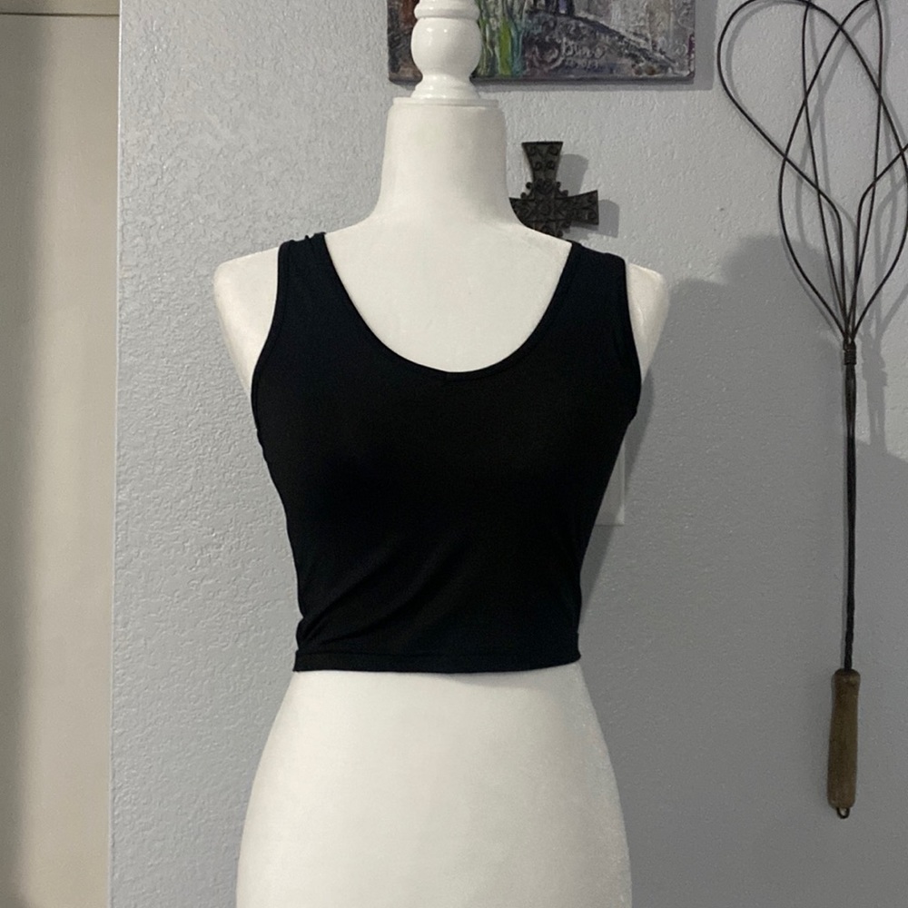 Shein. Black fitted crop top. - Picture 1 of 6